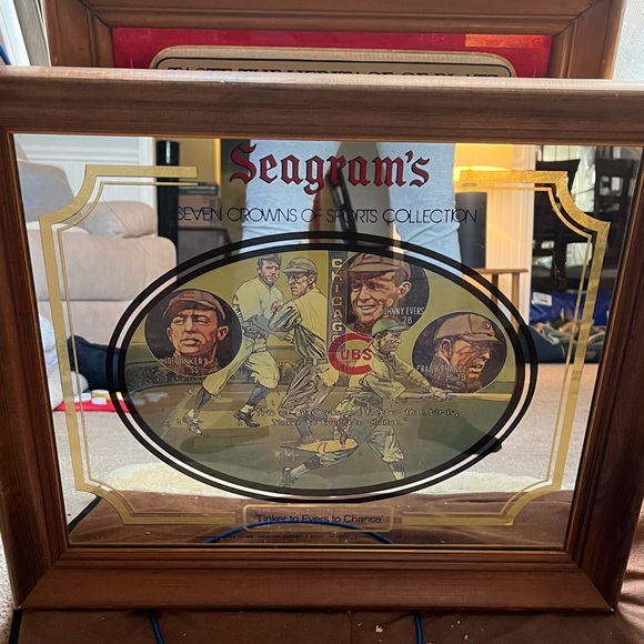 Beautiful bar mirror, Seagram’s seven crowns of sports collection, Chicago cubs - Picture 9 of 16